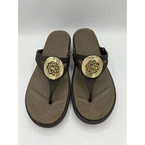 Crocs Sanrah Sandals Women’s Gold Medallion Brown Thong Flip Flops Size 9